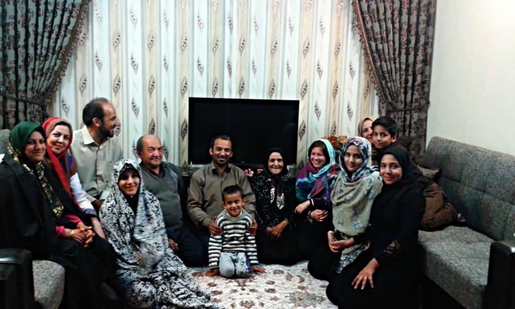Invited to a Iranian family, getting into contact with locals is part of a meaningful travel