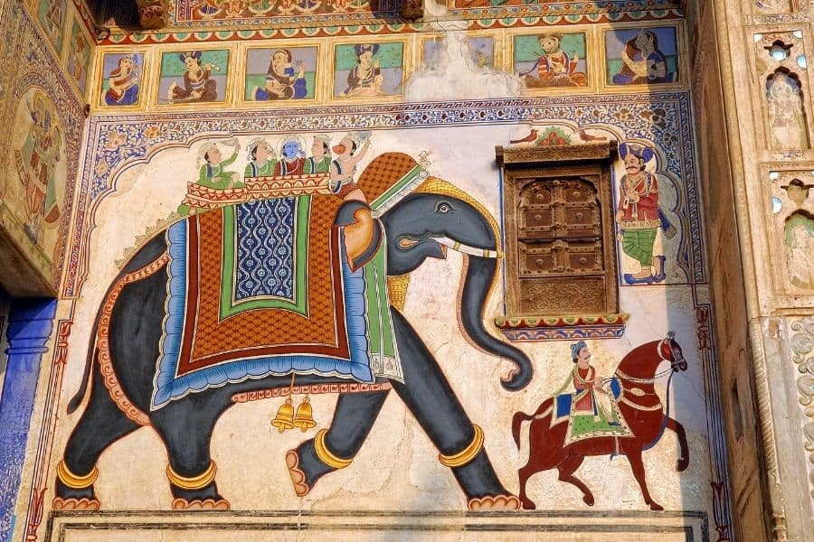 Mandawa wall painting on haveli, day tour from Jaipur