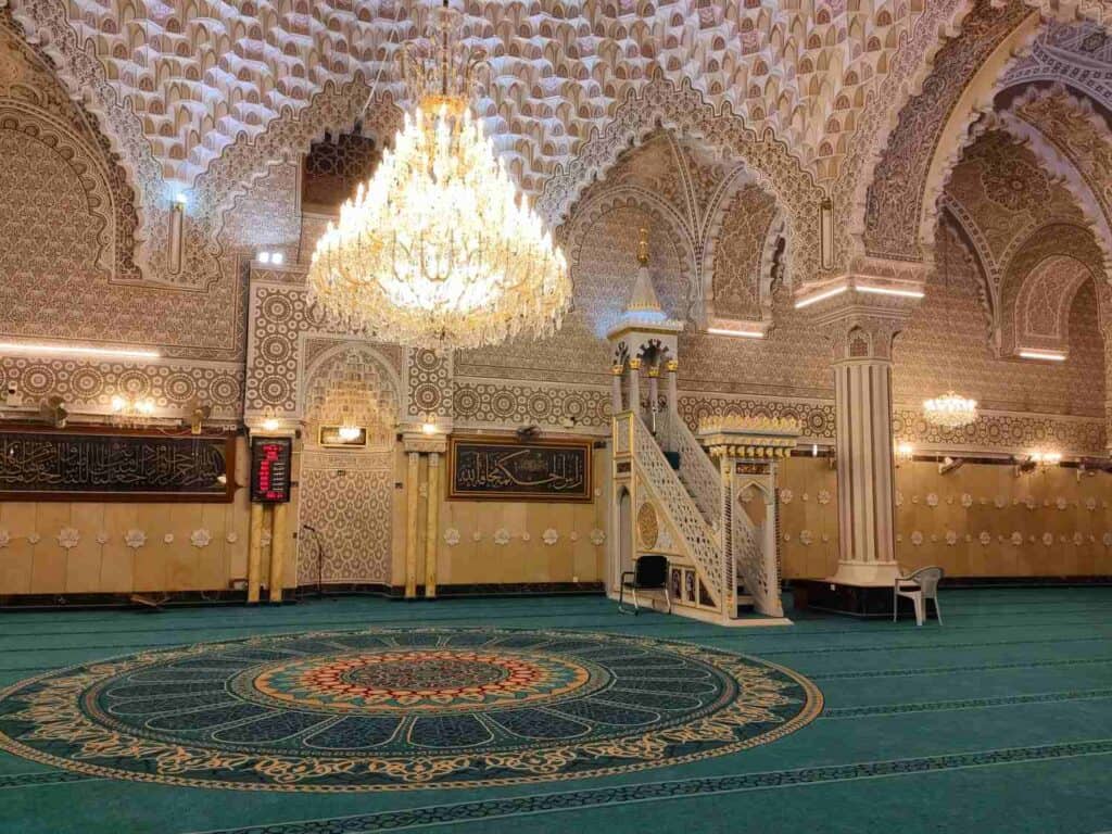 Abu Hanifa mosque inside