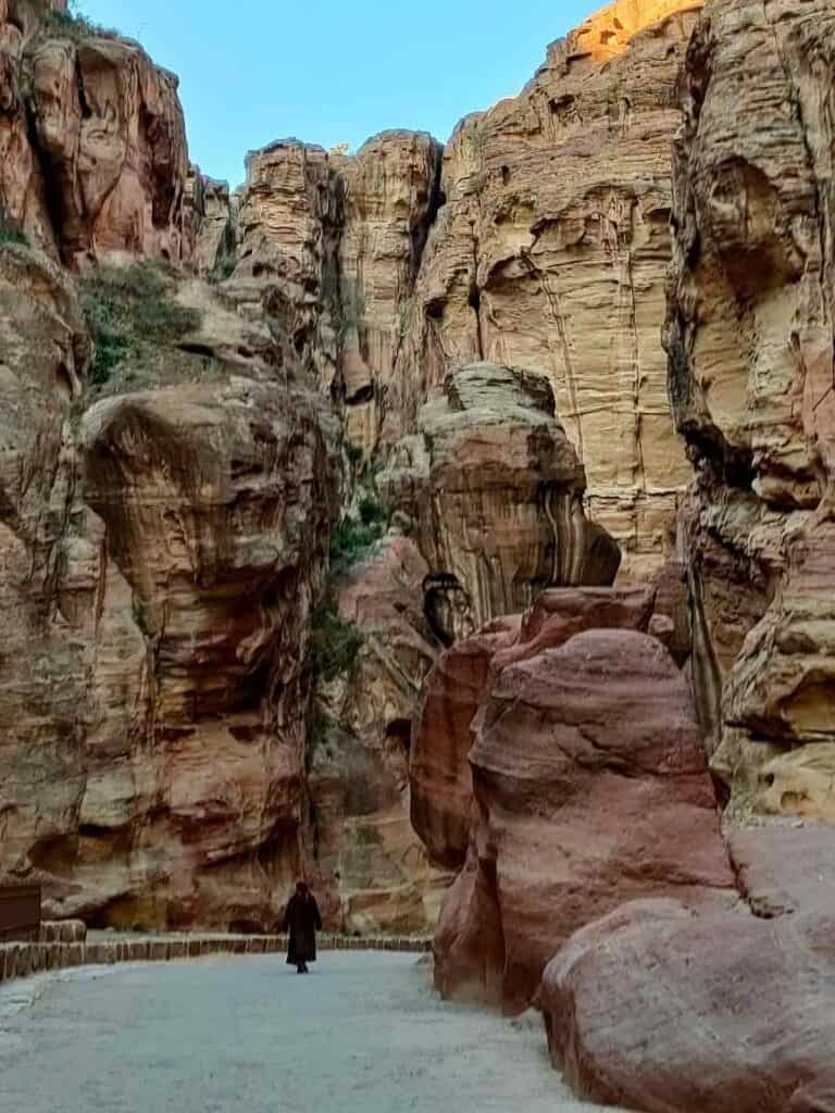 Siq leading to the Treasury in Petra, Jorda, a must-see when you have one day in Petra