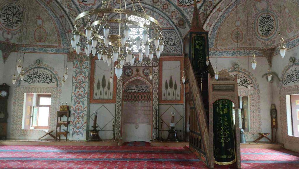 Gjakova Hadum mosque inside