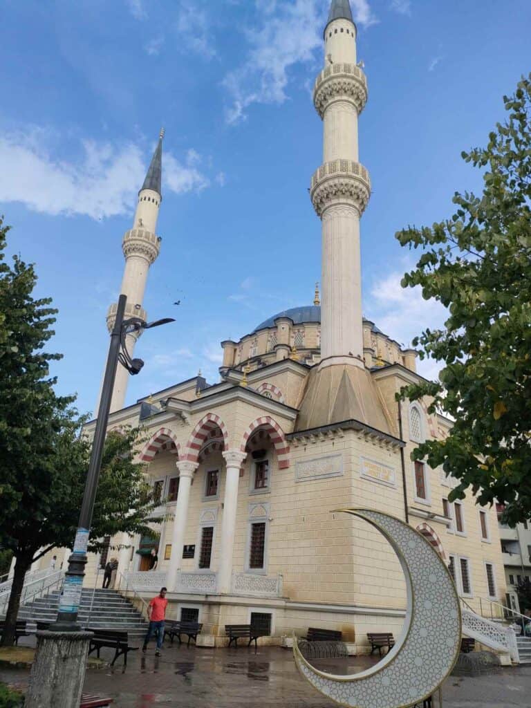 Mitrovica Isa Beg mosque