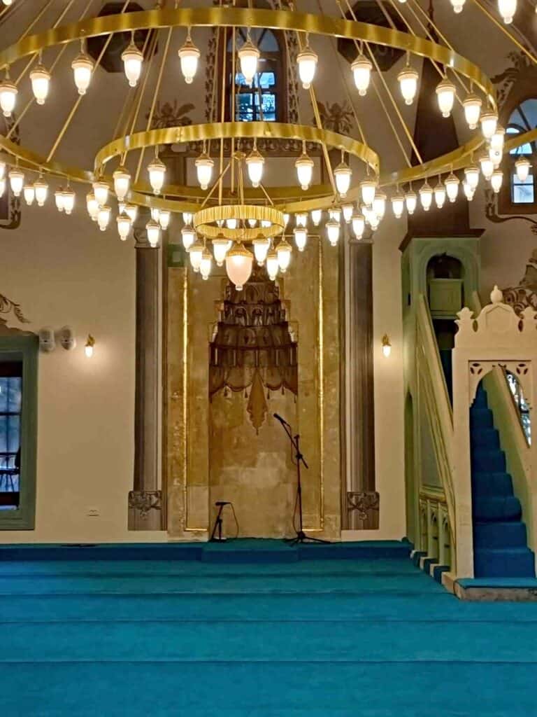 Pristina Çarshi Mosque inside