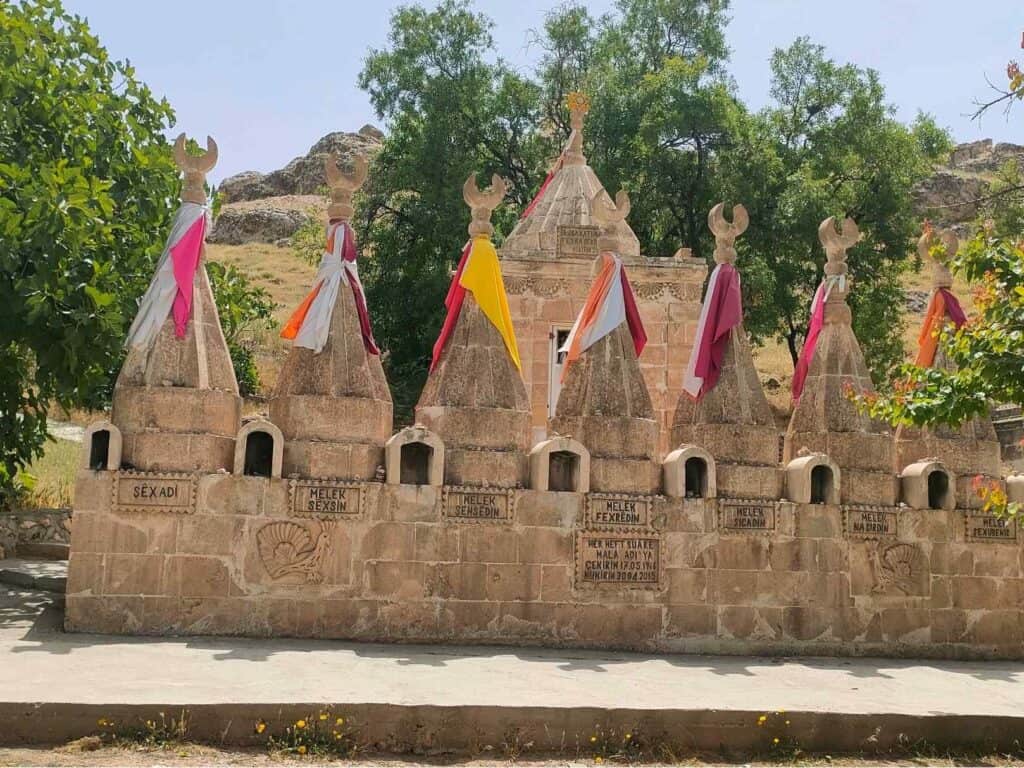 yezidi cemetery in Kiwex (Mağaraköy)